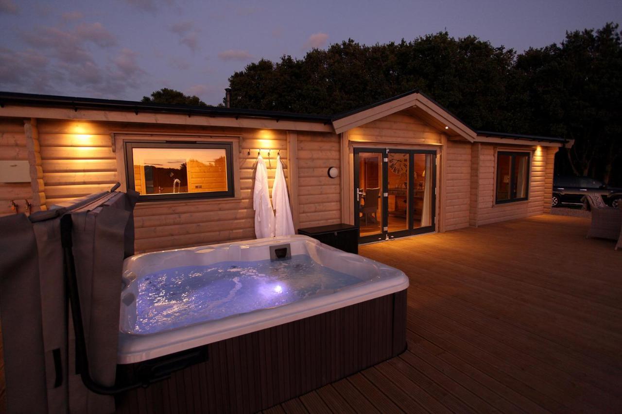Cambridgeshire Lakes - Luxury Lodges In A Stunning Lake Location Gamlingay ภายนอก รูปภาพ