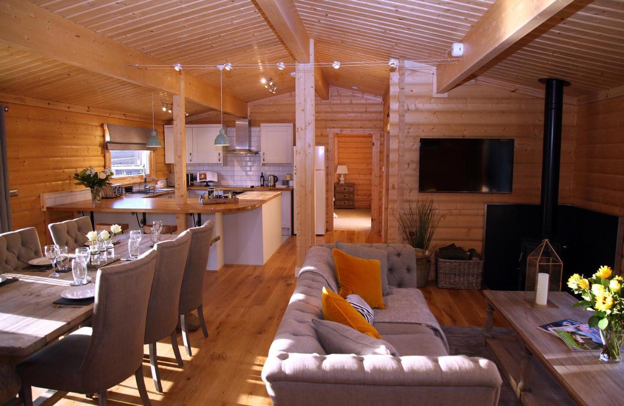 Cambridgeshire Lakes - Luxury Lodges In A Stunning Lake Location Gamlingay ภายนอก รูปภาพ