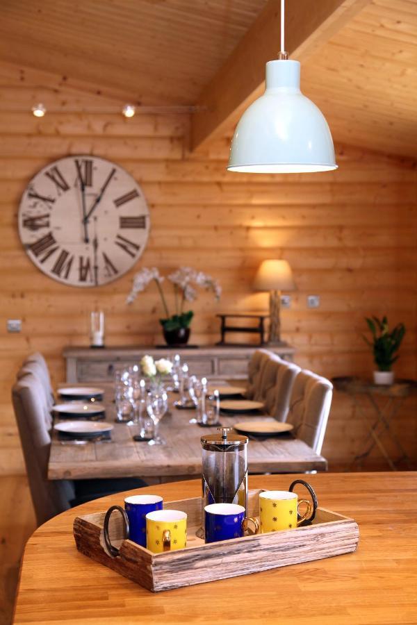 Cambridgeshire Lakes - Luxury Lodges In A Stunning Lake Location Gamlingay ภายนอก รูปภาพ