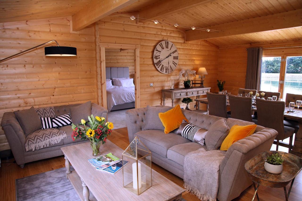 Cambridgeshire Lakes - Luxury Lodges In A Stunning Lake Location Gamlingay ภายนอก รูปภาพ