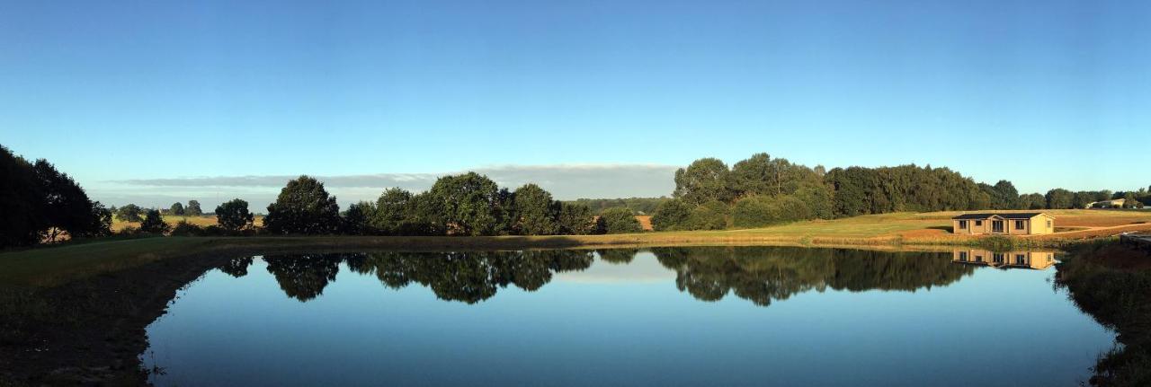 Cambridgeshire Lakes - Luxury Lodges In A Stunning Lake Location Gamlingay ภายนอก รูปภาพ