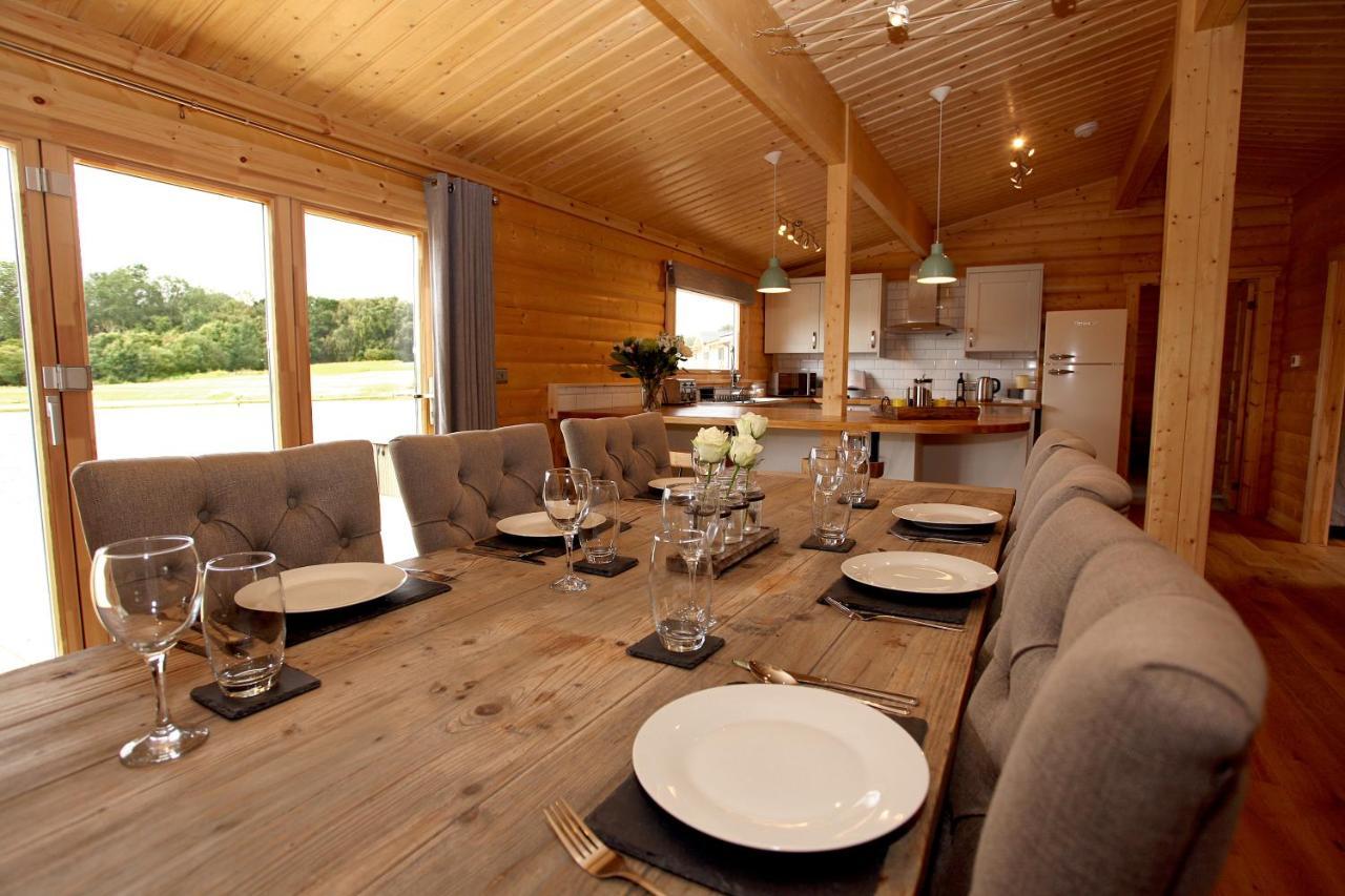 Cambridgeshire Lakes - Luxury Lodges In A Stunning Lake Location Gamlingay ภายนอก รูปภาพ
