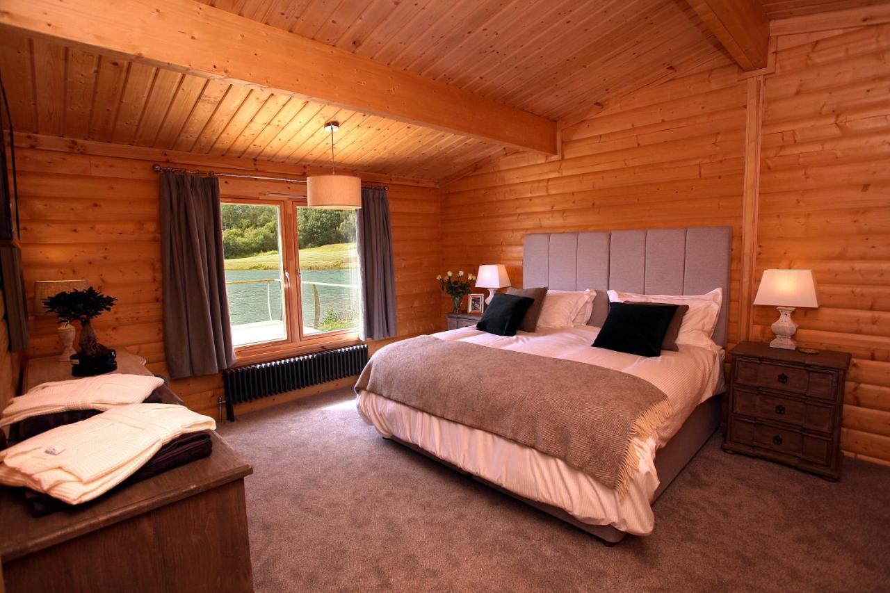 Cambridgeshire Lakes - Luxury Lodges In A Stunning Lake Location Gamlingay ภายนอก รูปภาพ